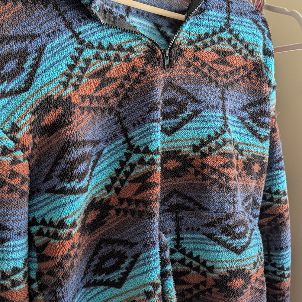 Geometric Patterned Pullover Sweater